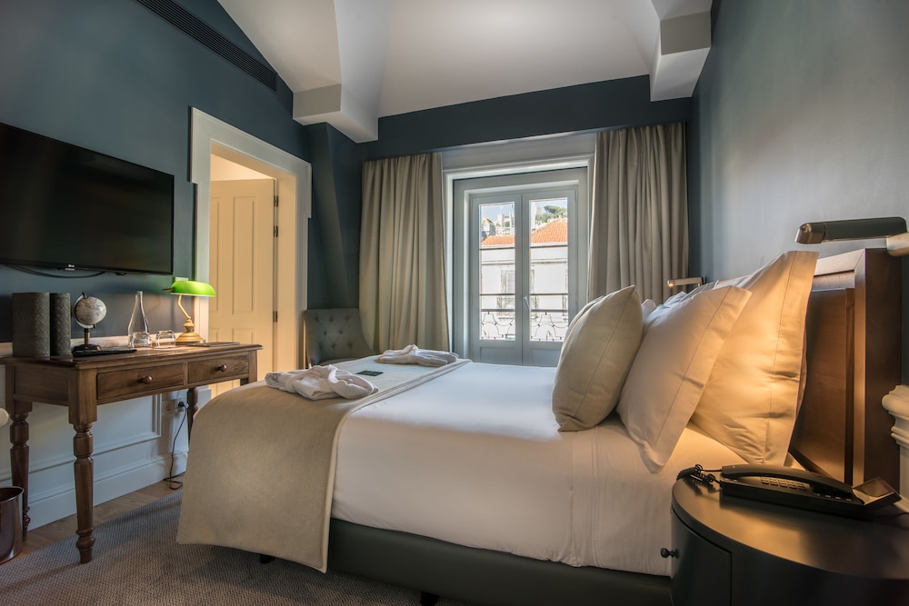 CLASSIC, DOUBLE OR TWIN BED, CITY VIEW
