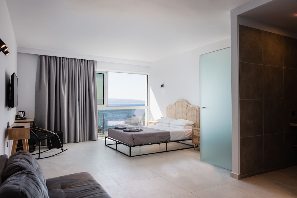 Areti Hotel 25/55