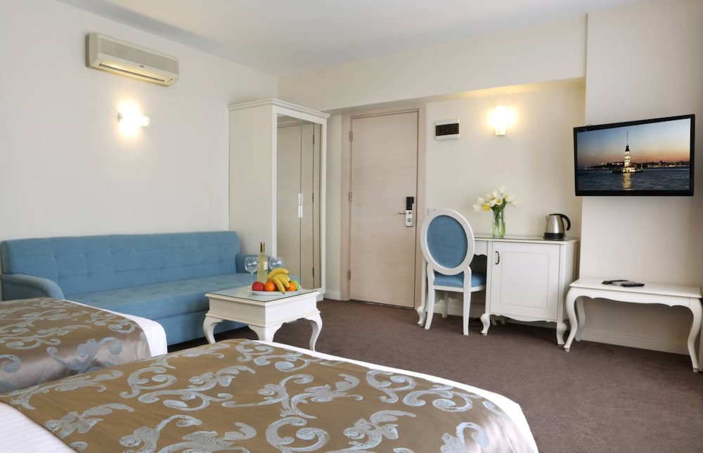 Taximtown Hotel 52/65