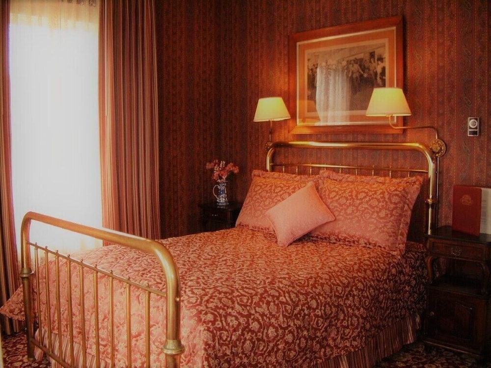 The Mendocino Hotel and Garden Suites 15/47