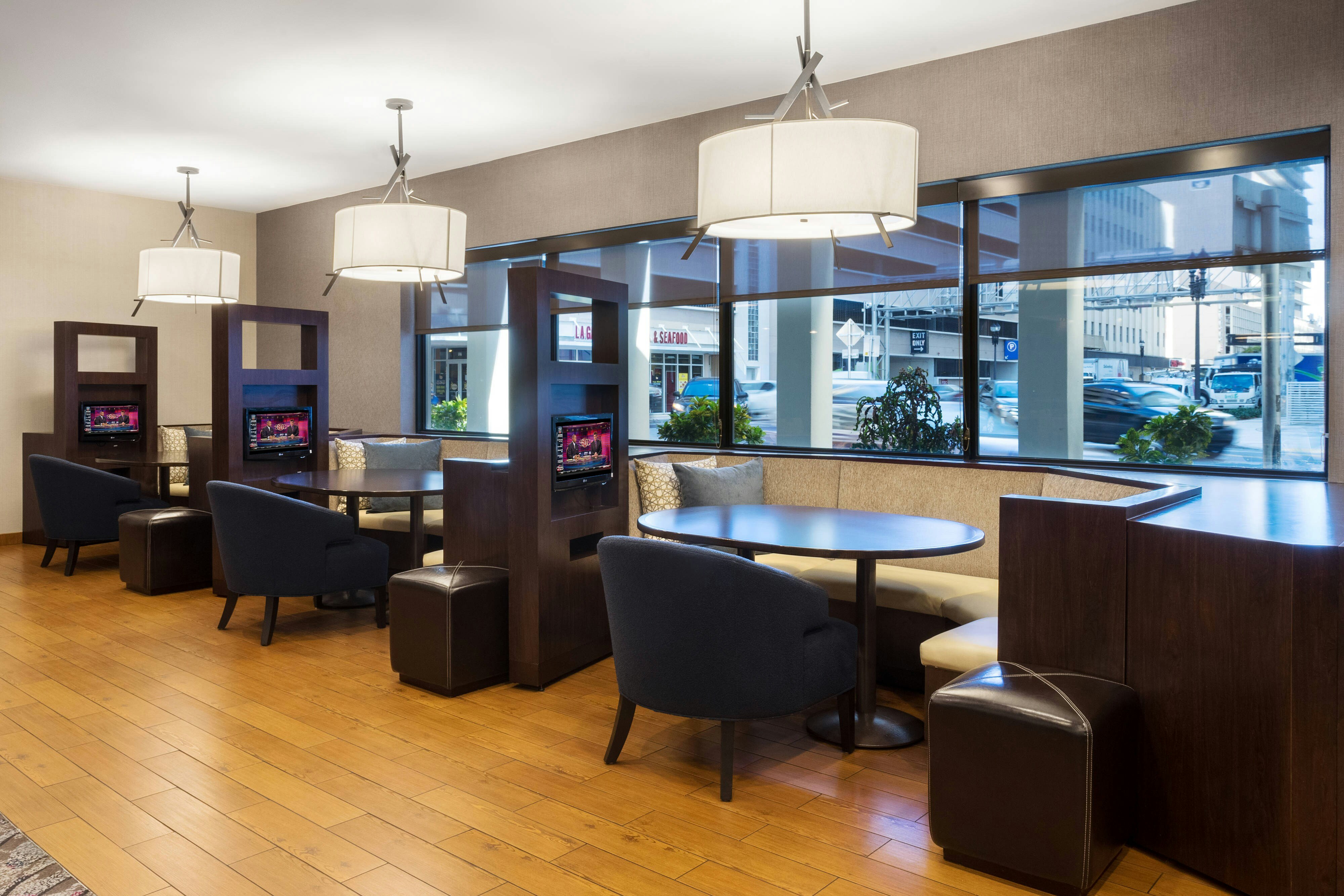 Courtyard By Marriott Miami Downtown 27/52