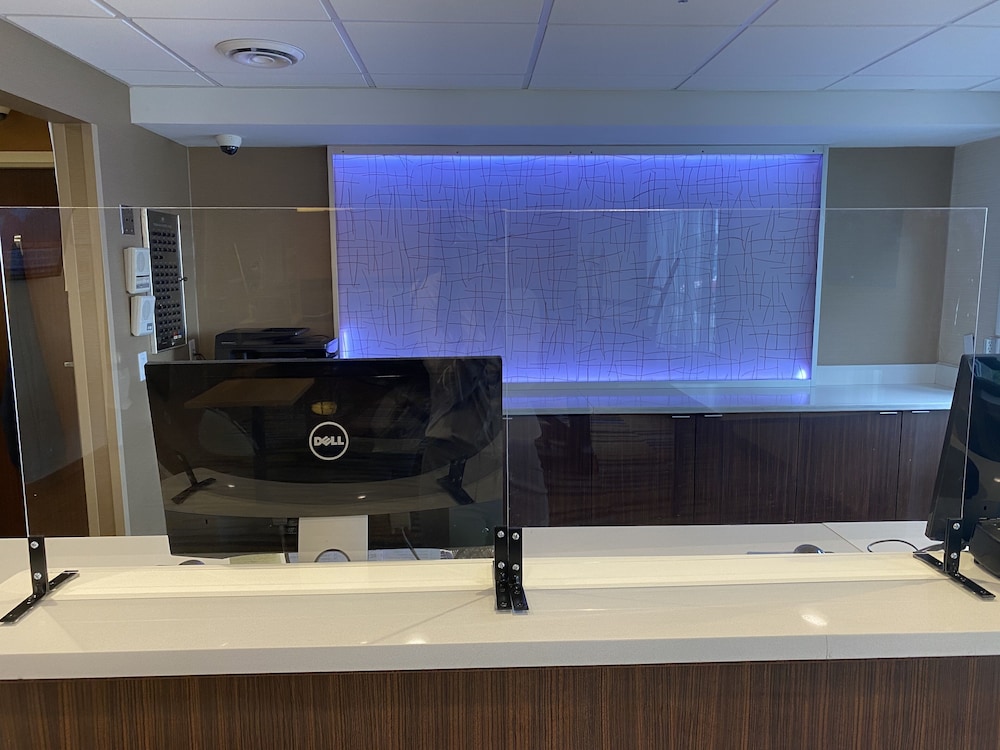 Fairfield Inn Marriott Rochester Airport 5/37