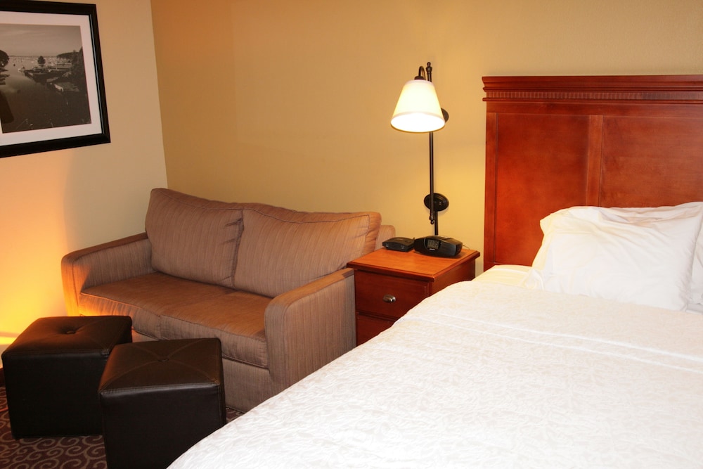 Spark by Hilton Green Bay 12/42