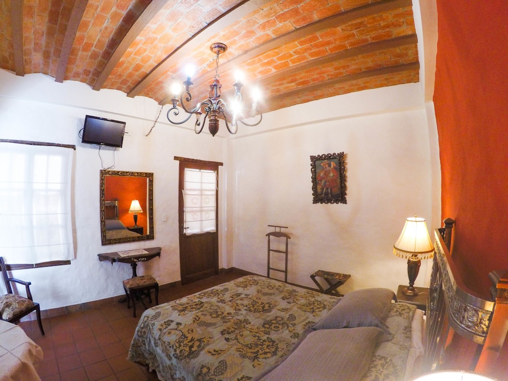 Hotel Monasterio 19/50