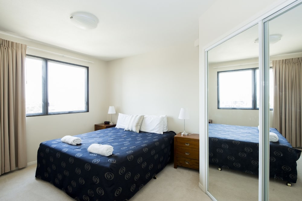 The Oasis Apartments 13/66