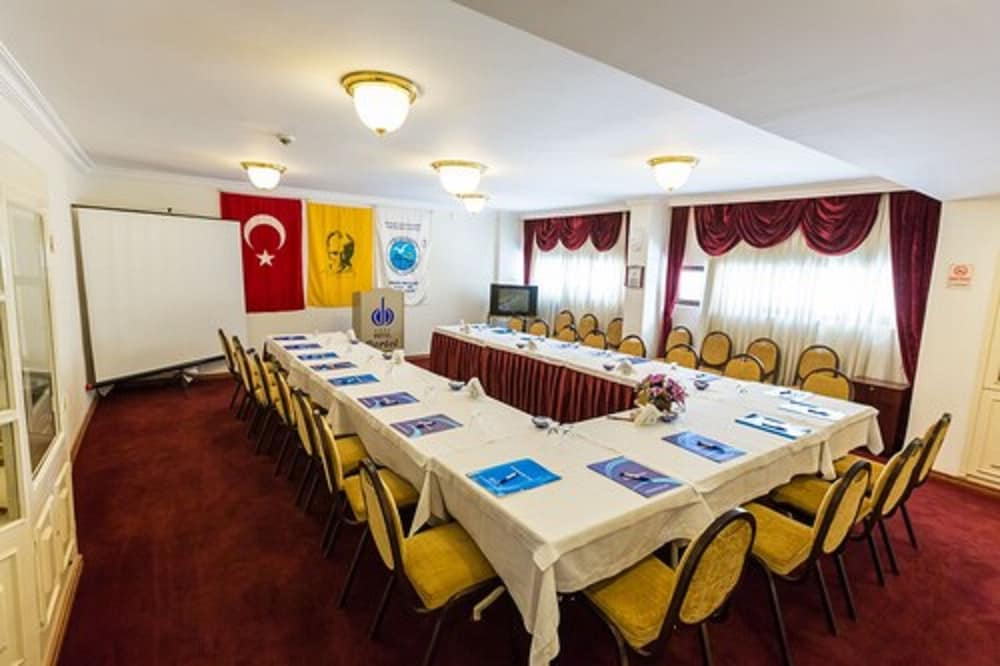 Derici Hotel 53/69