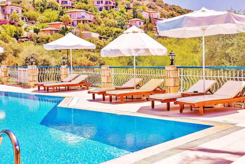 Amphora Hotel 53/56
