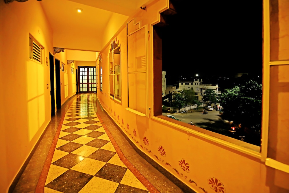 Jaipur Inn 46/62
