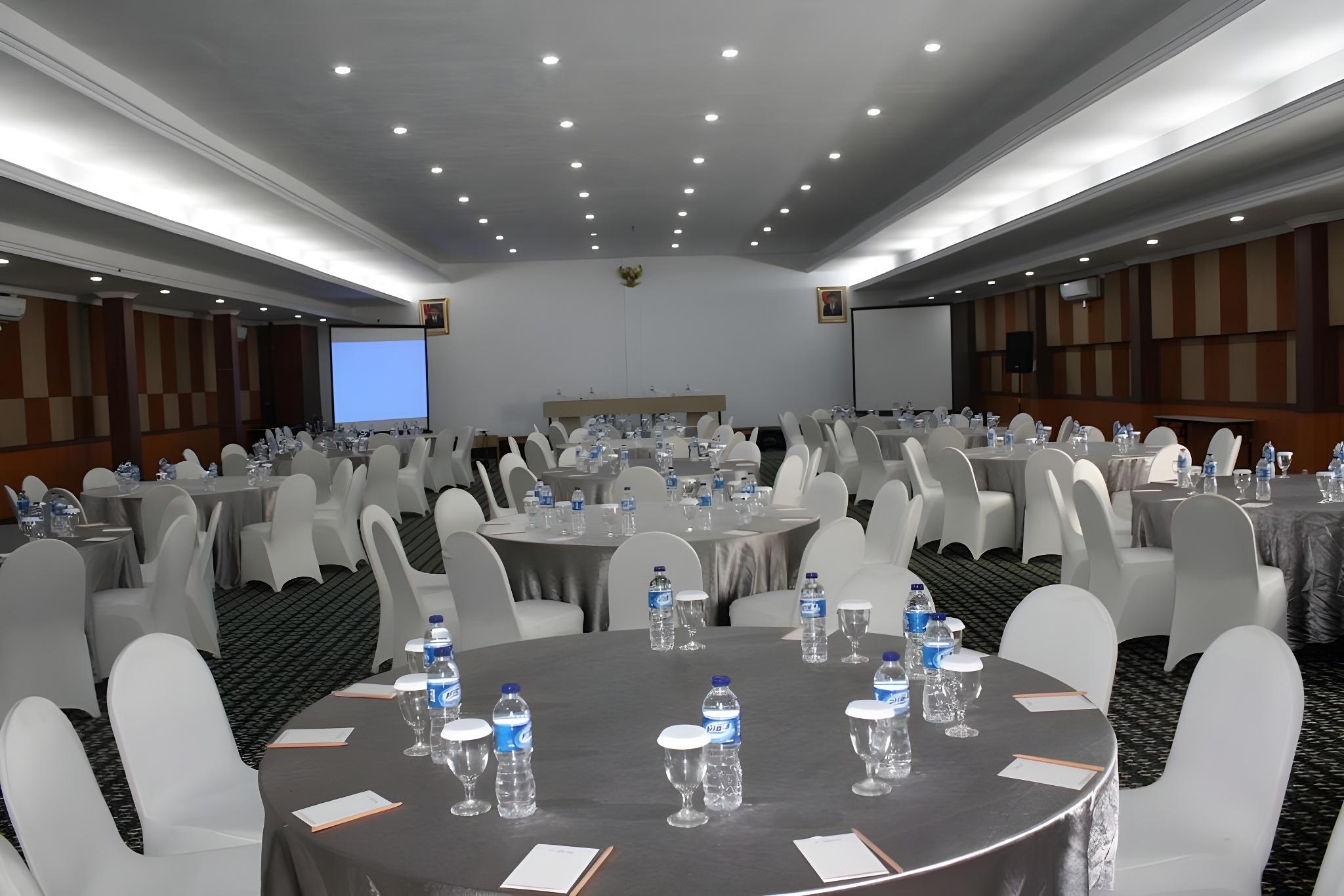 Grand Asrilia Hotel 36/50