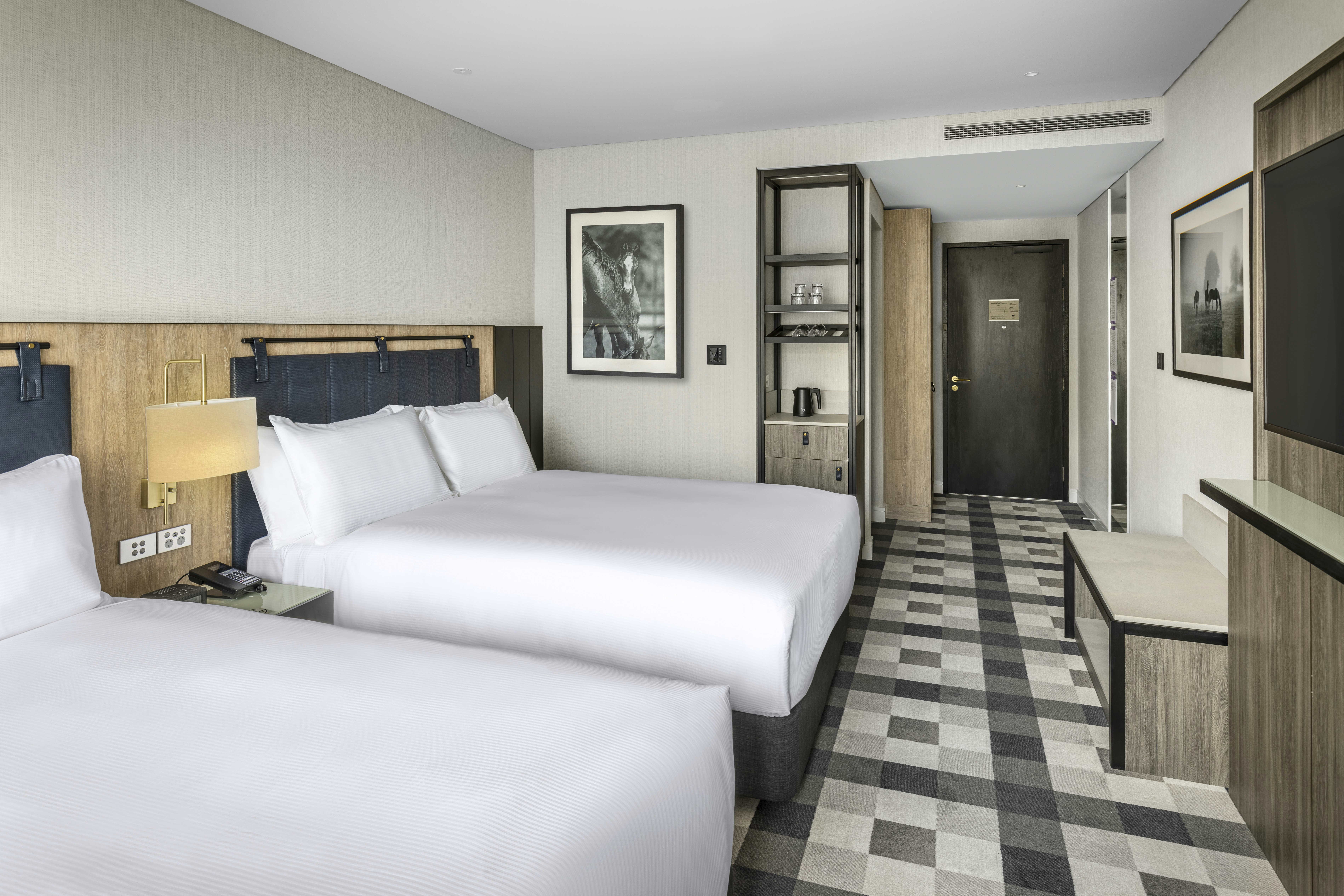 GUEST ROOM, 2 QUEEN BEDS