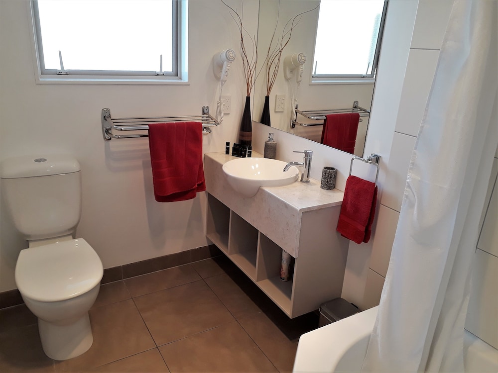 MOHUA MOTELS 51/52