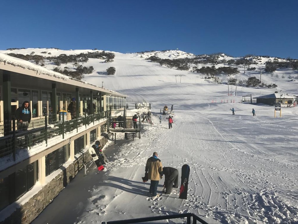 Smiggins Hotel 3/67