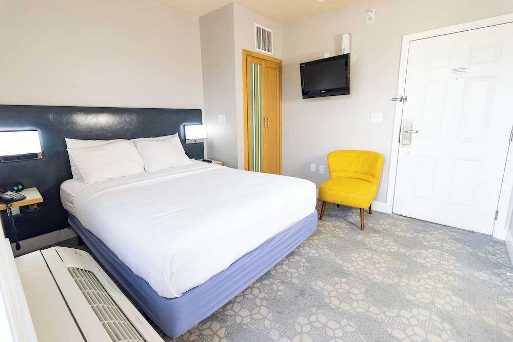 Seaside Amelia Inn 30/64