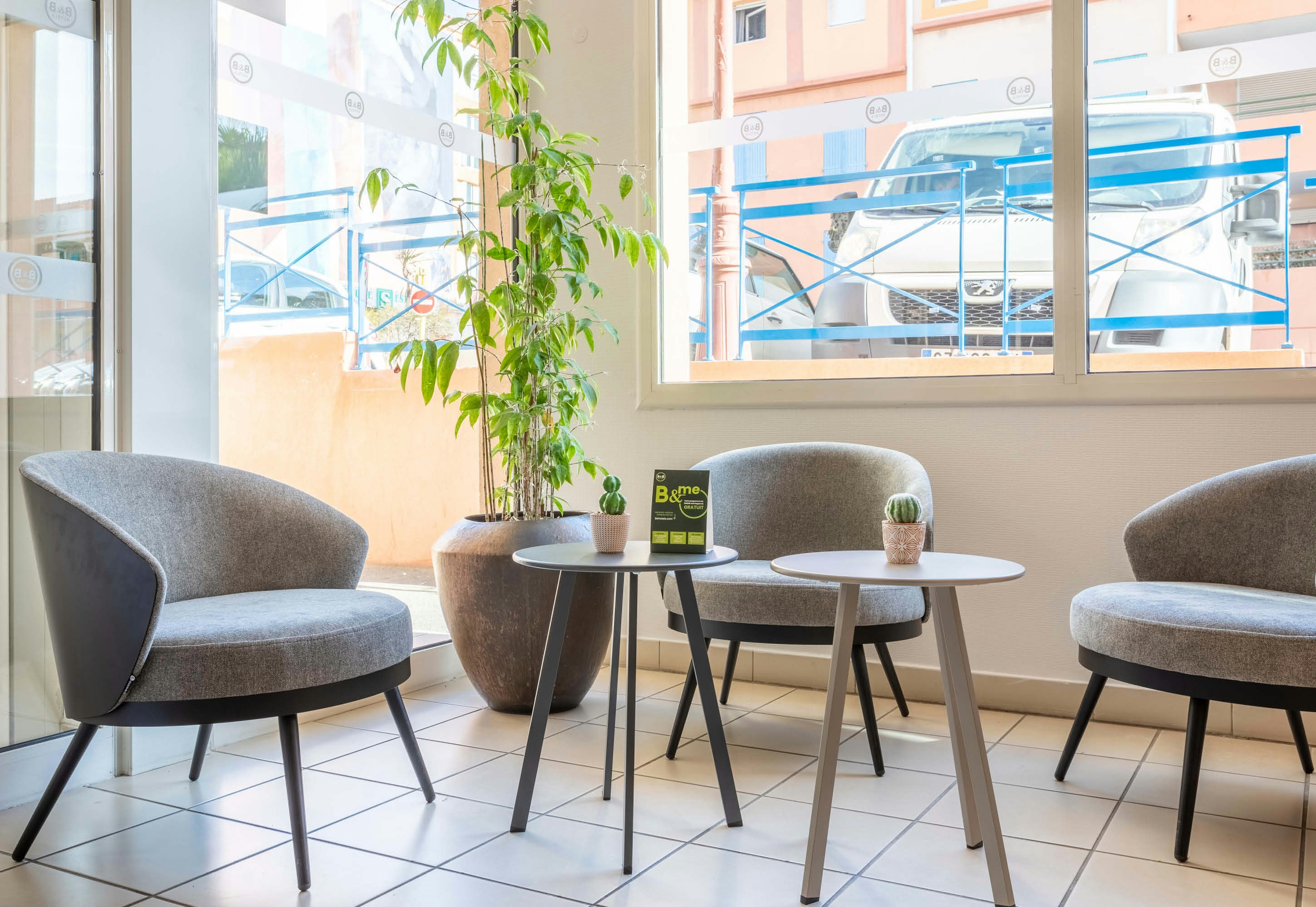 B&B HOTEL MARTIGUES Port de Bouc 14/24