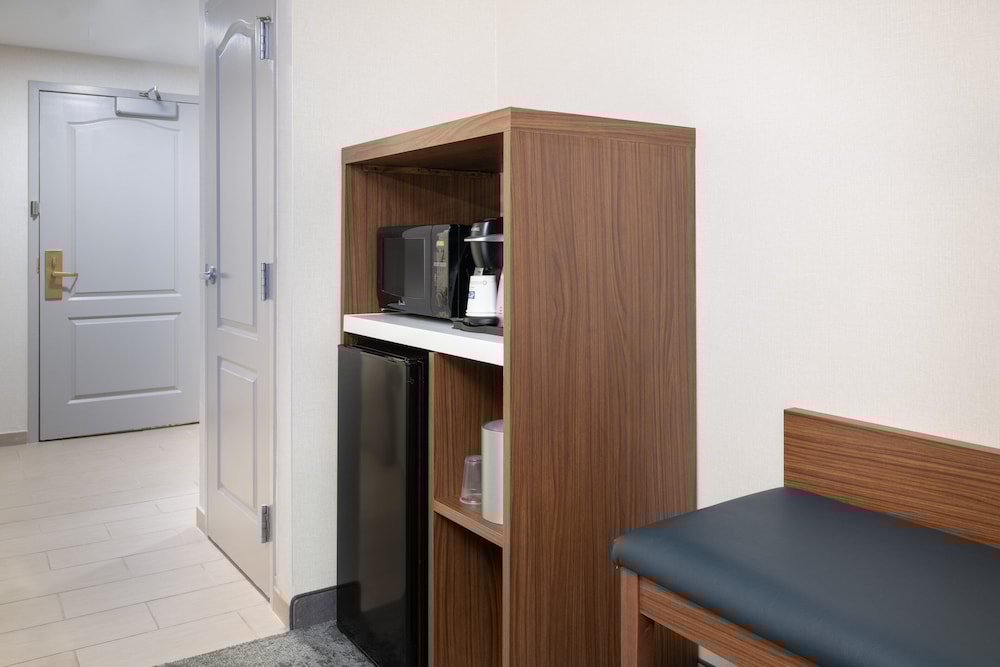 Holiday Inn Express & Suites Boston - Cambridge 14/47