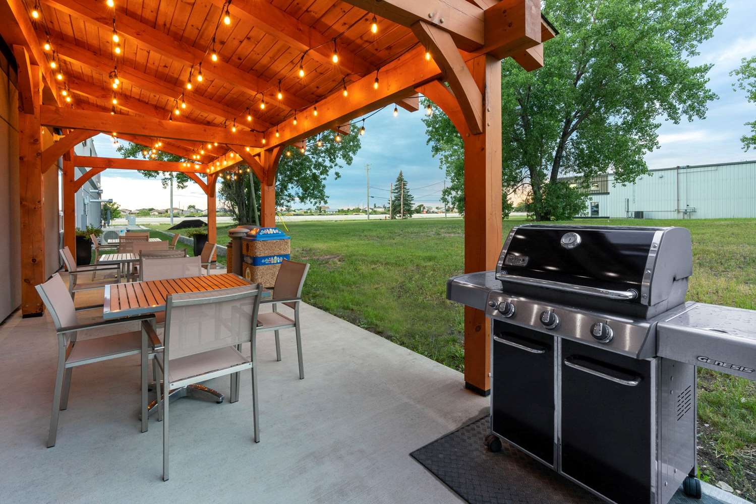 Super 8 by Wyndham Winnipeg East MB 8/31