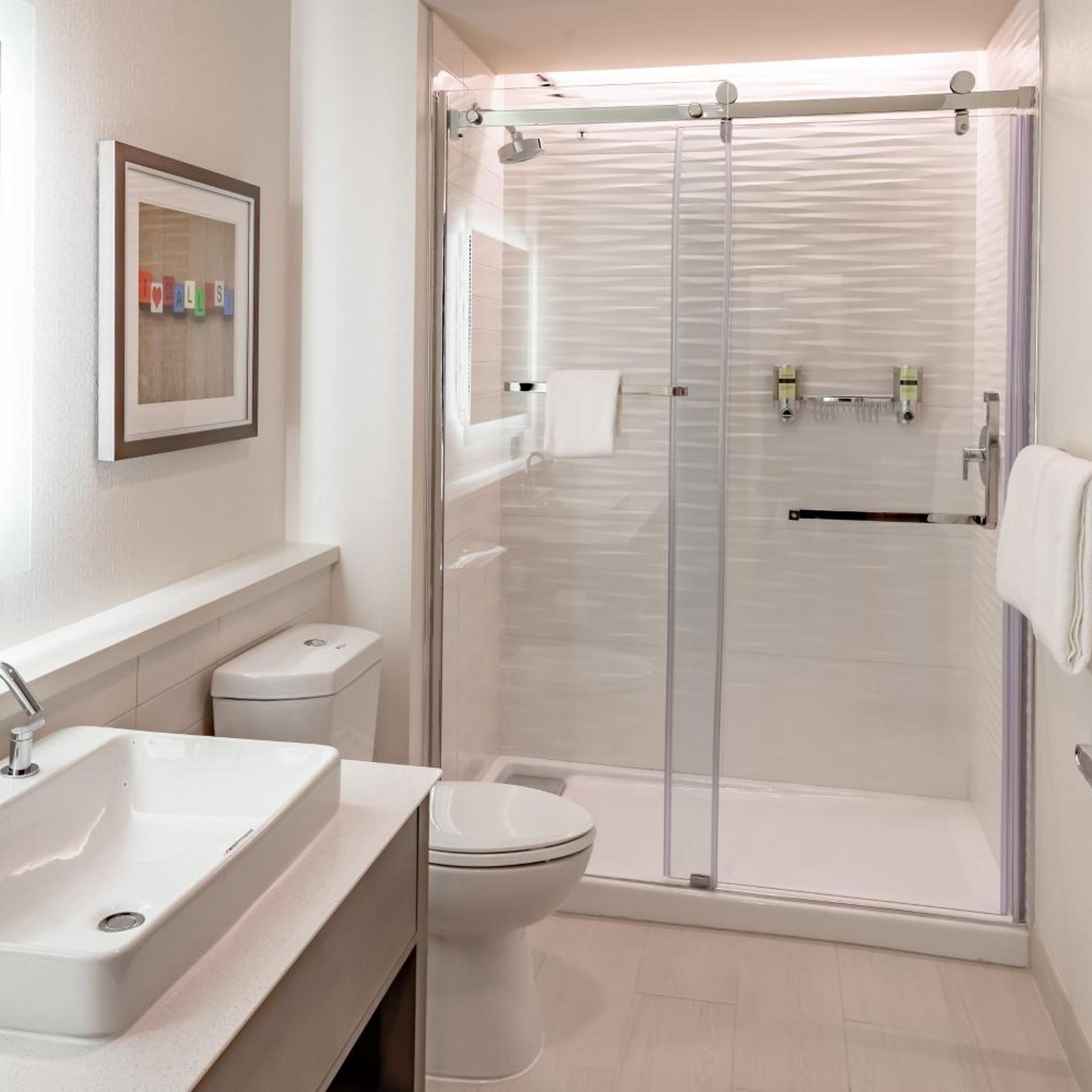 غرفة تنفيذية بسرير كينج مع أريكة، Element Dallas Downtown East 5/7