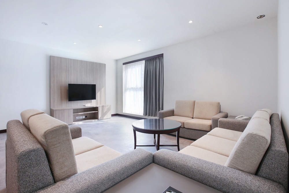 Sitara Hotel Apartment L.L.C 31/51
