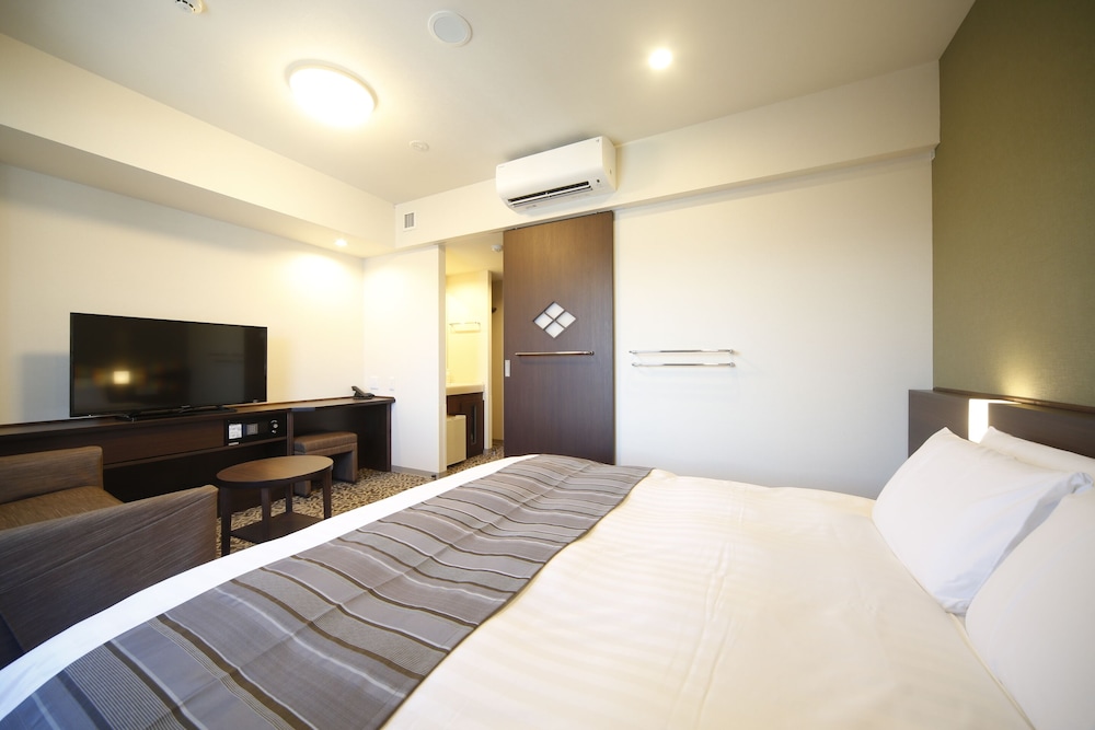 Moderate, King Bed