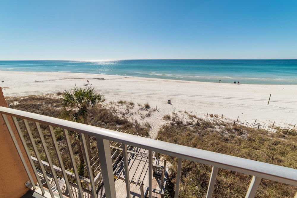 Seahaven Beach Hotel 8/69