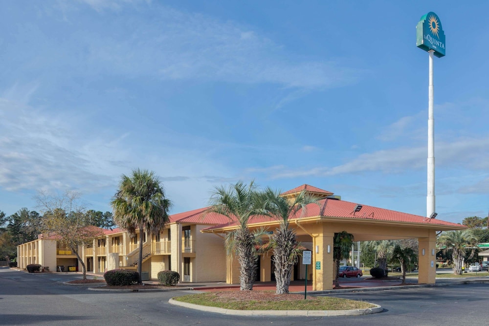 Super 8 by Wyndham Savannah 38/51