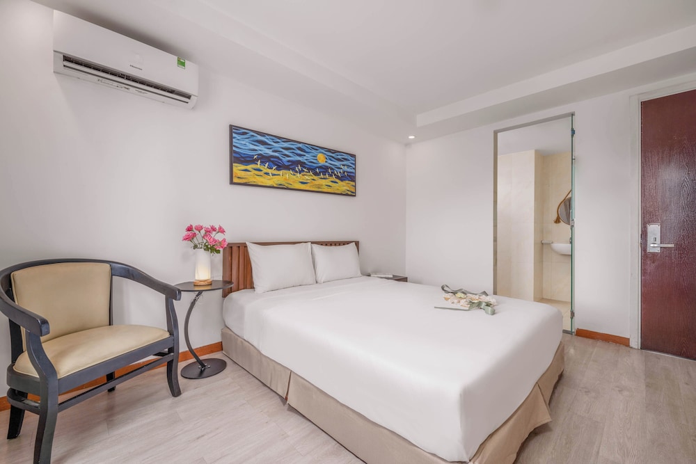 Haya Beach Hotel 8/49