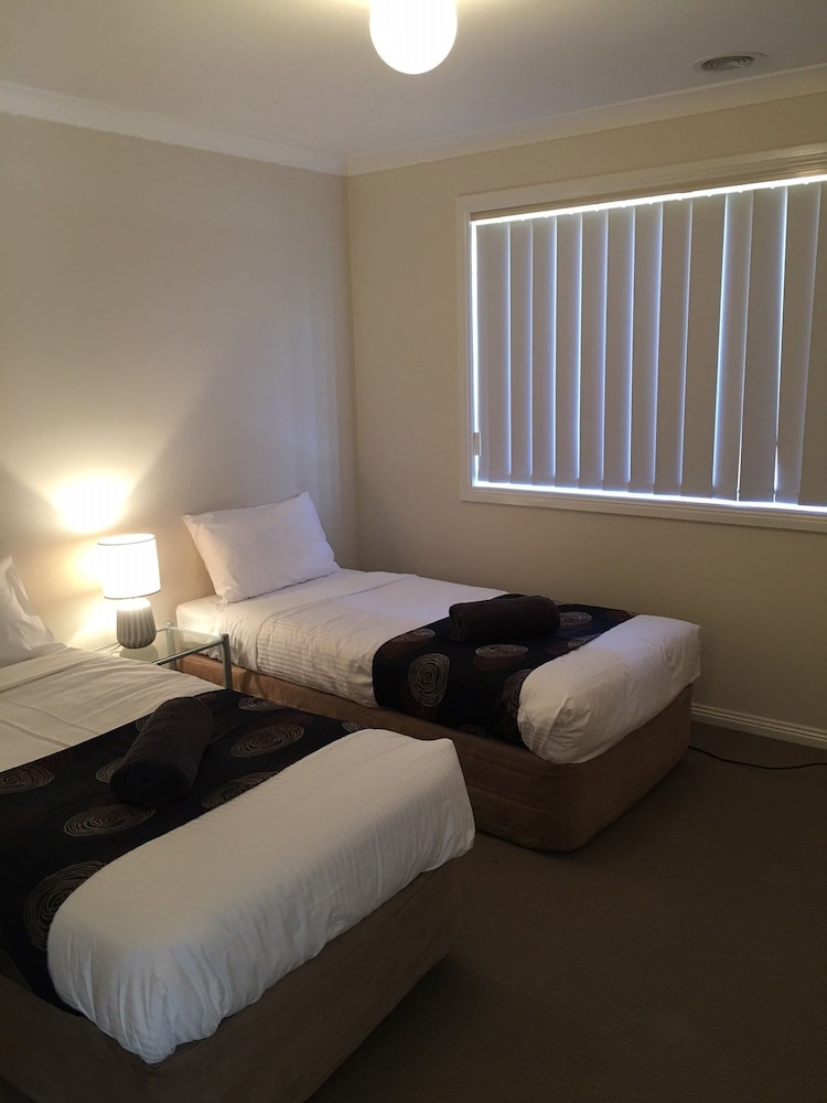 Melton Motor Inn & Apartments 14/32
