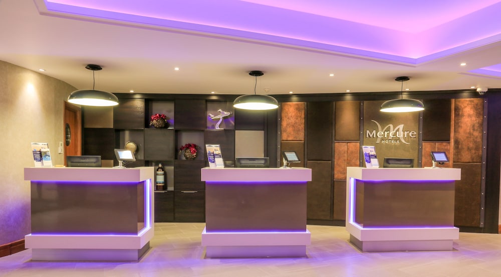 Lobby at Mercure London Heathrow, LONDON