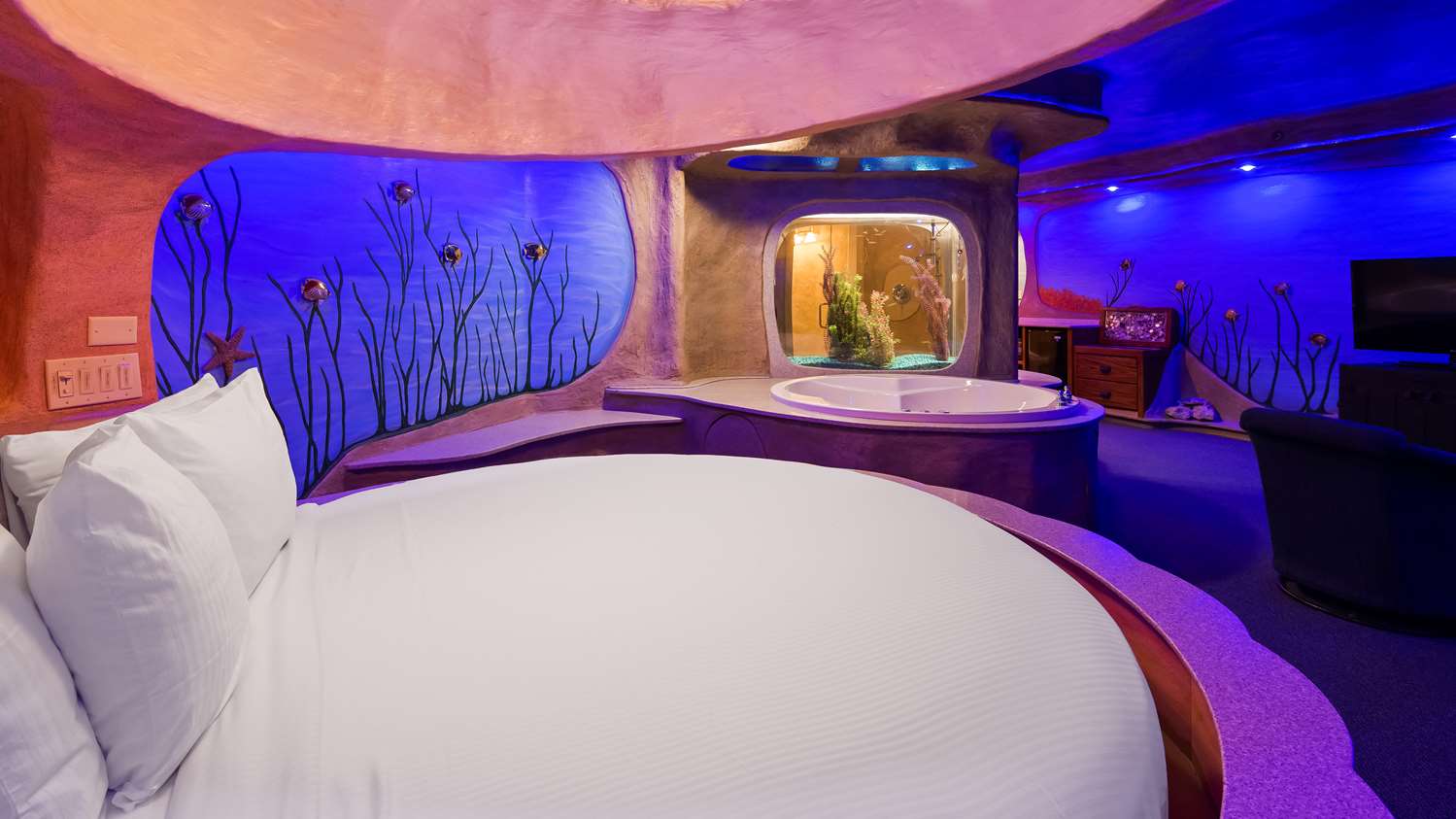 Club, Deluxe, Suite, King Bed, Sauna, Hot Tub