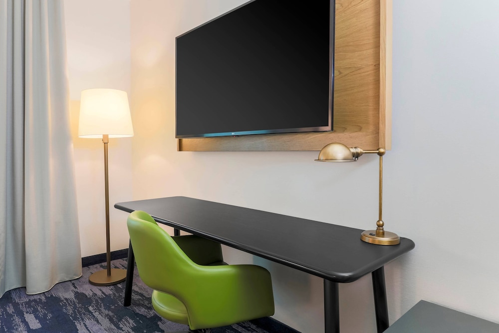 Fairfield Inn & Suites by Marriott Cape Coral/North Fort Myers 44/46
