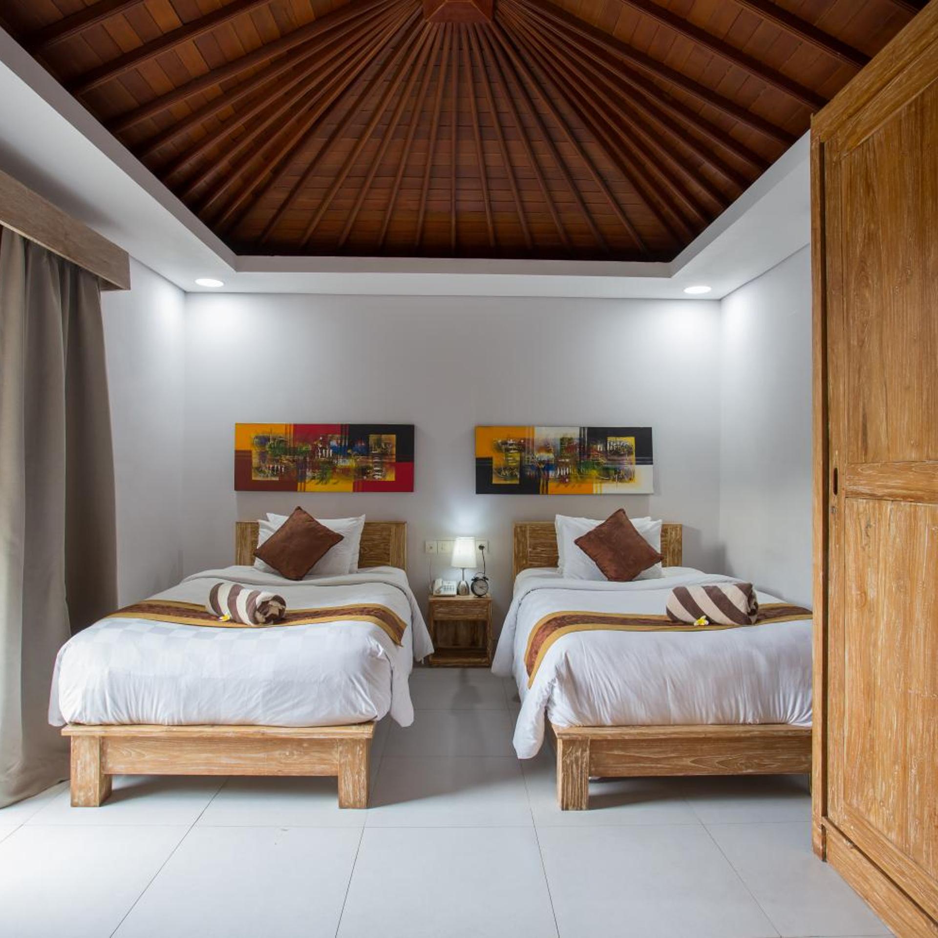 2 Bedrooms, Pool, Villa