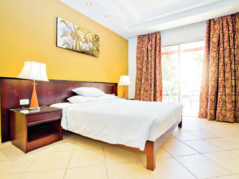 Deluxe, Double Bed
