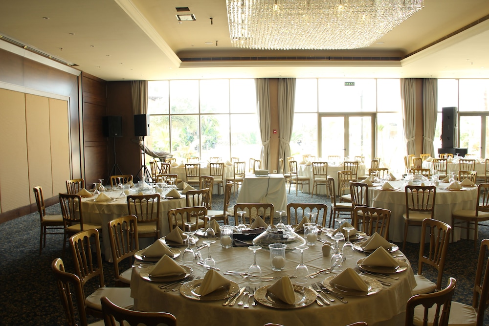 GOLDEN TULIP JIYEH MARINA RESORT 39/50
