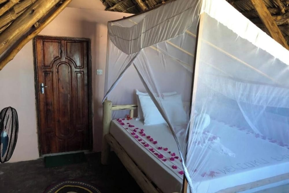 Blue Earth Beach Bungalows 39/72