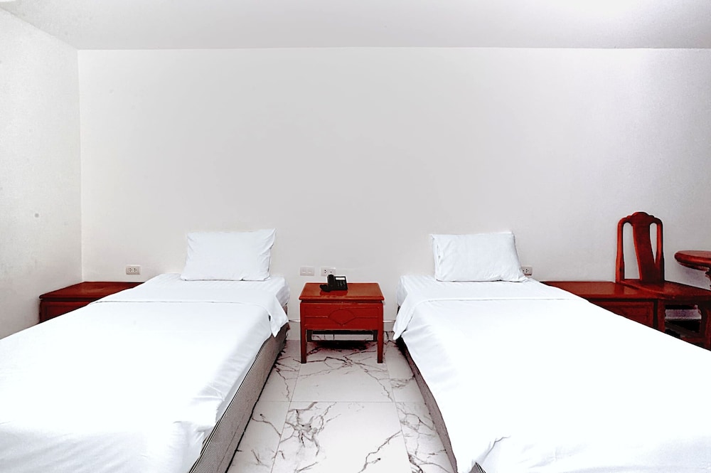 Highfive Hotel 35/70