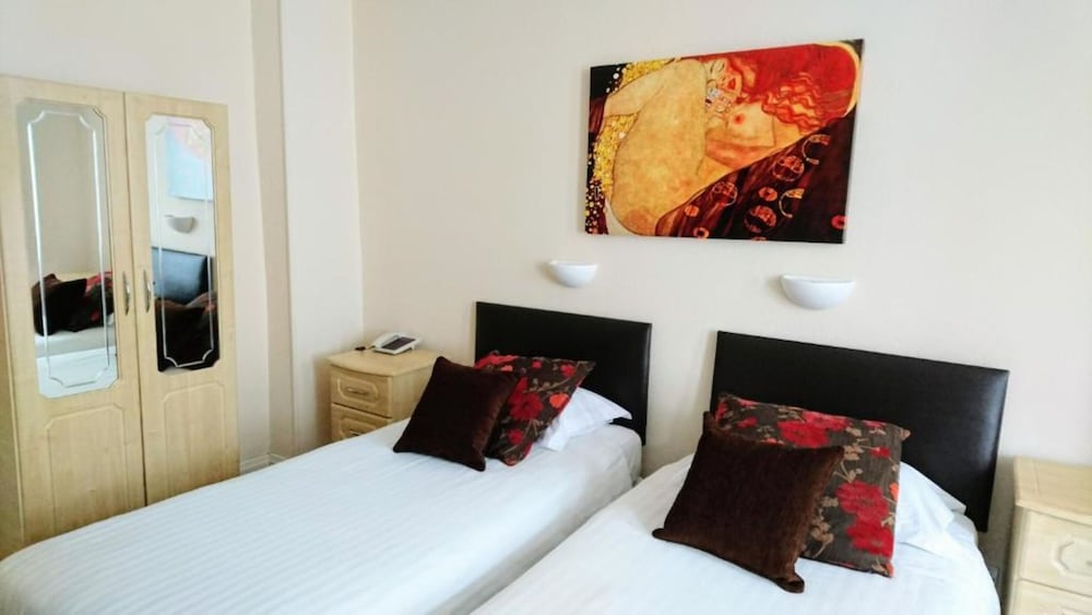Sarum Hotel 31/69