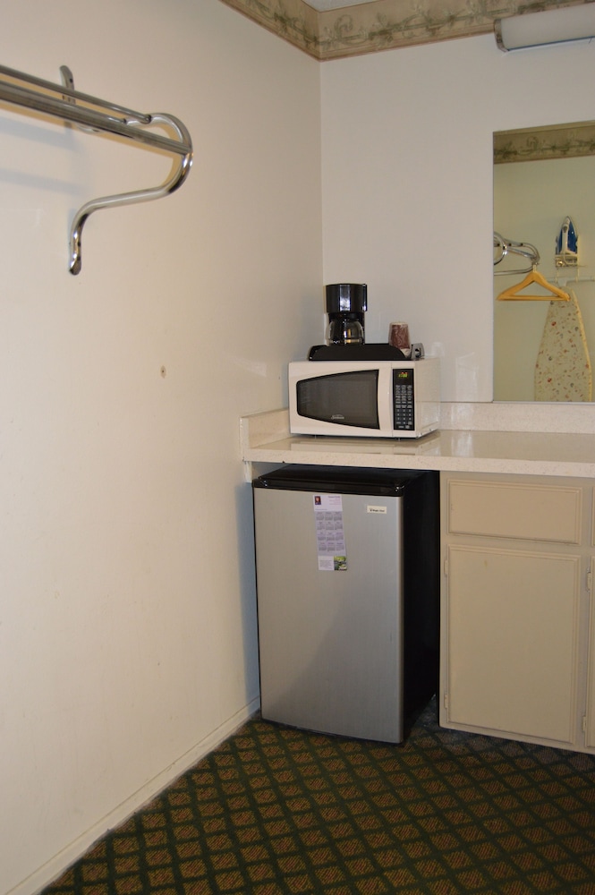 Town House Motel 16/45