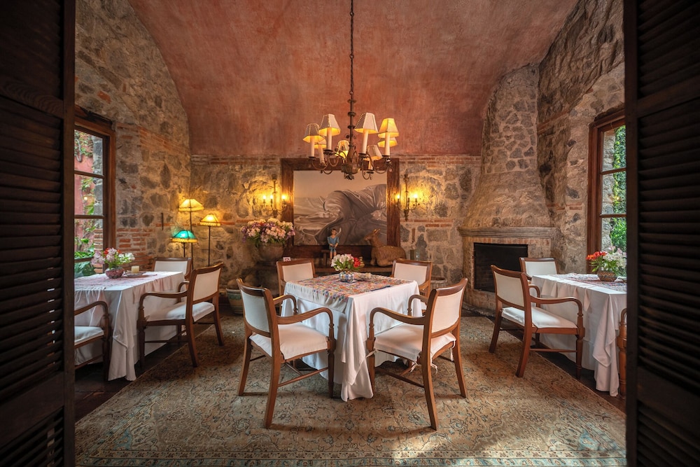 Hotel Posada del Angel 52/63
