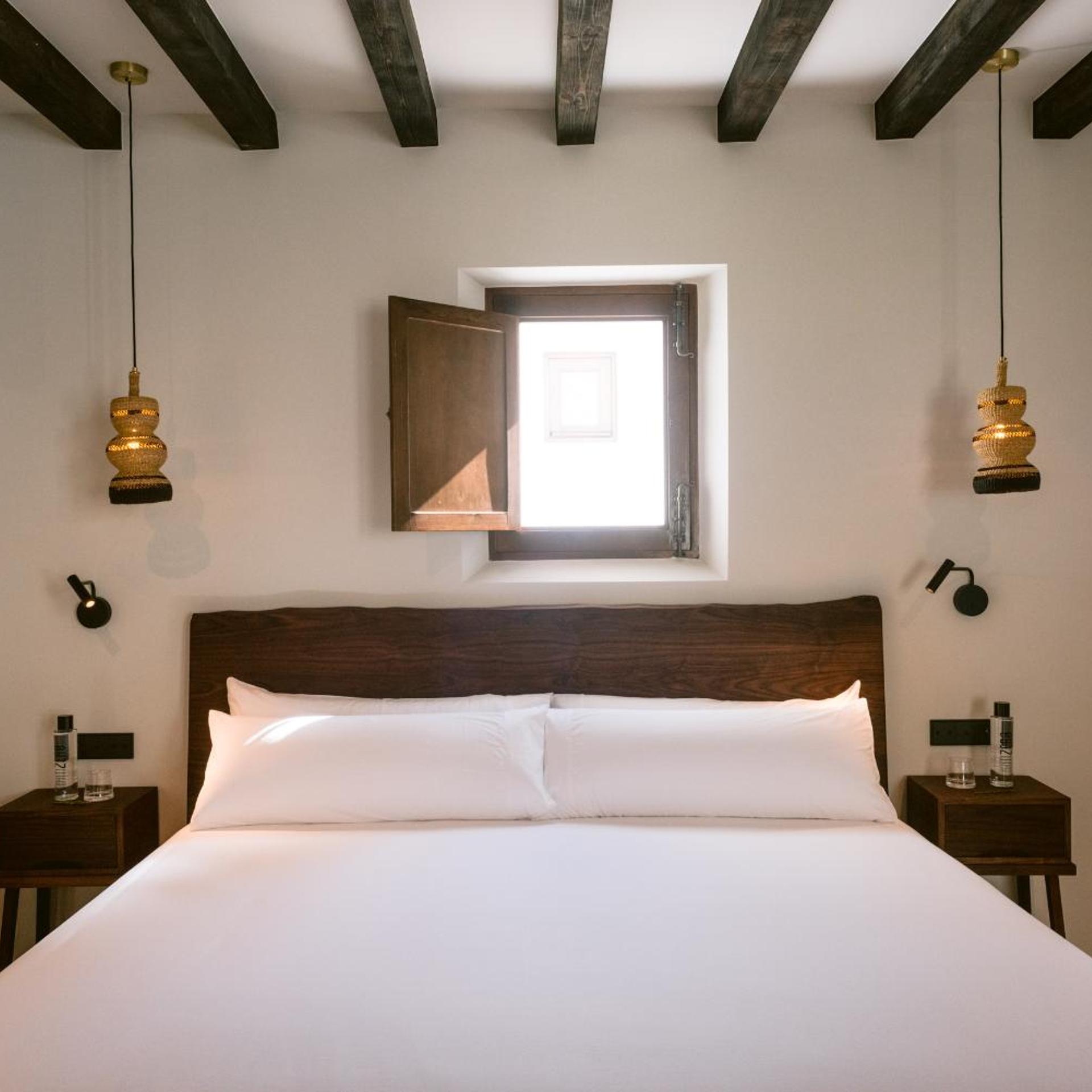 Room, King Bed, Casa Maca 4/10