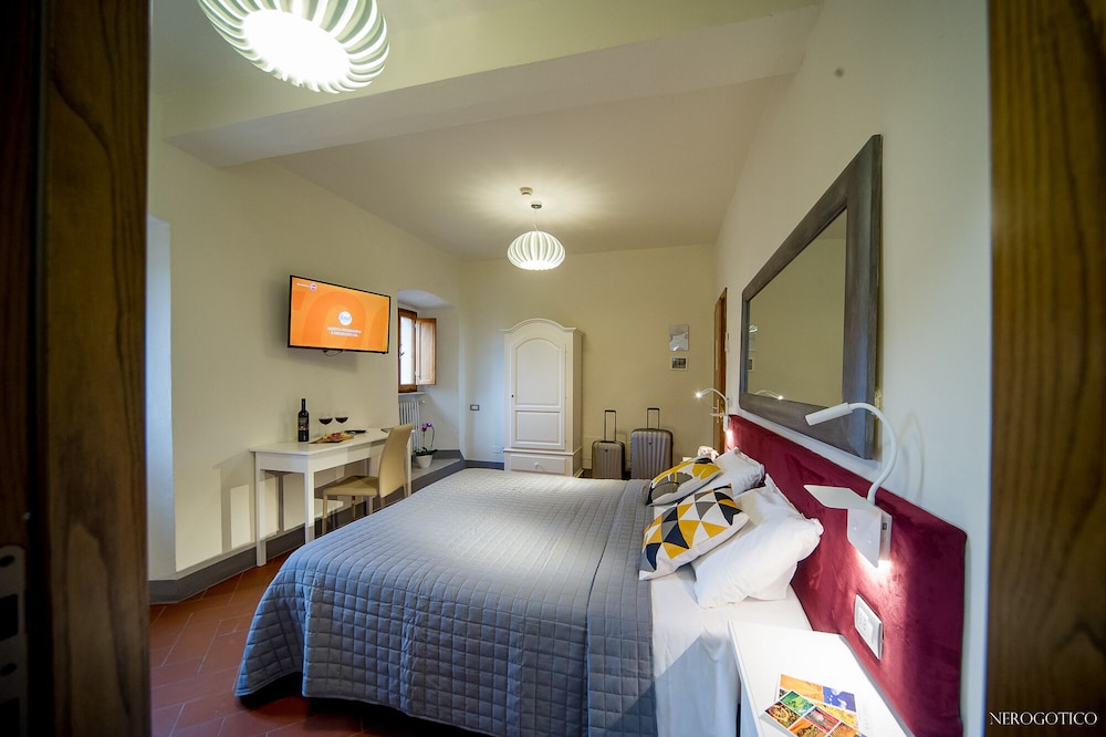 غرفة كومفورت بسريرين منفصلين، Chiostro Delle Monache - Hostel Volterra 3/6