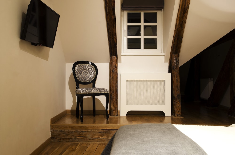 Dolce Vita Suites Hotel 34/48