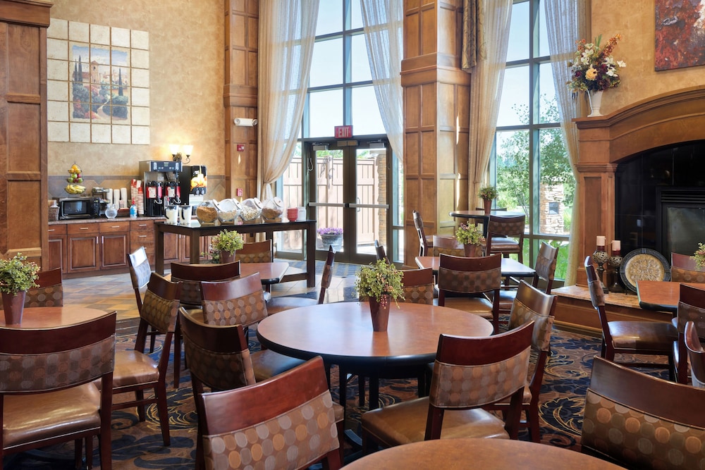 Clubhouse Hotel Suites Sioux Falls 52/67