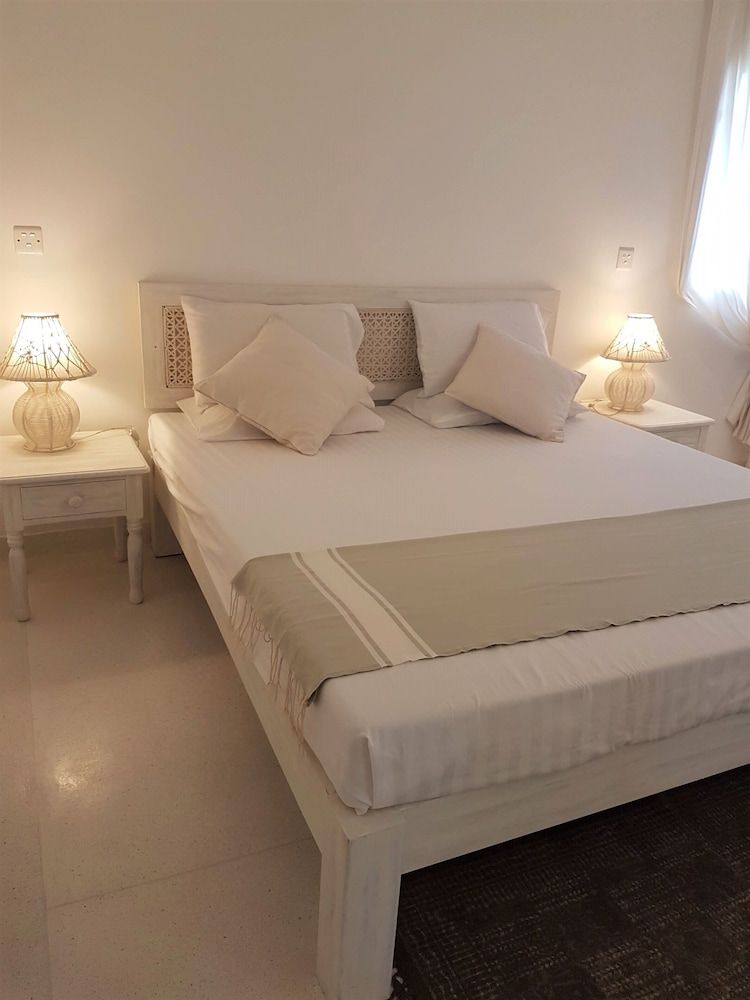 جناح ديلوكس بسرير كوين بإطلالة على البحر بغرفة نوم واحدة مع أريكة، Life Resort St.Thomas Royal Palm 3/8