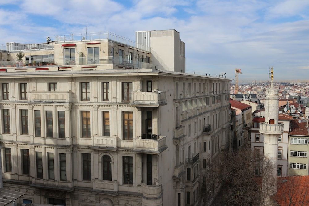 Li Hotel Pera 2/22