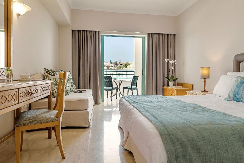 Room, Land View