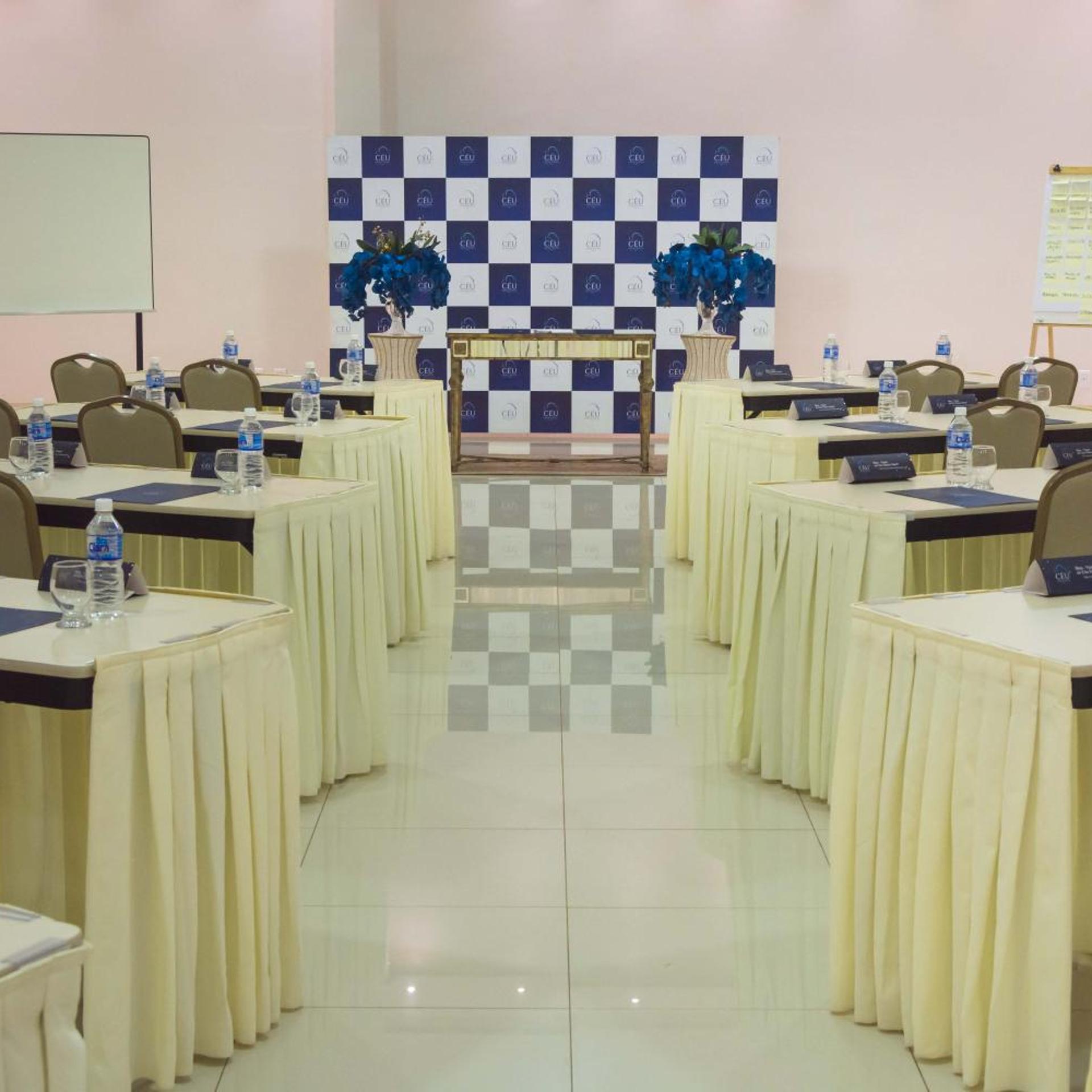 Ceu Palace Hotel 47/50