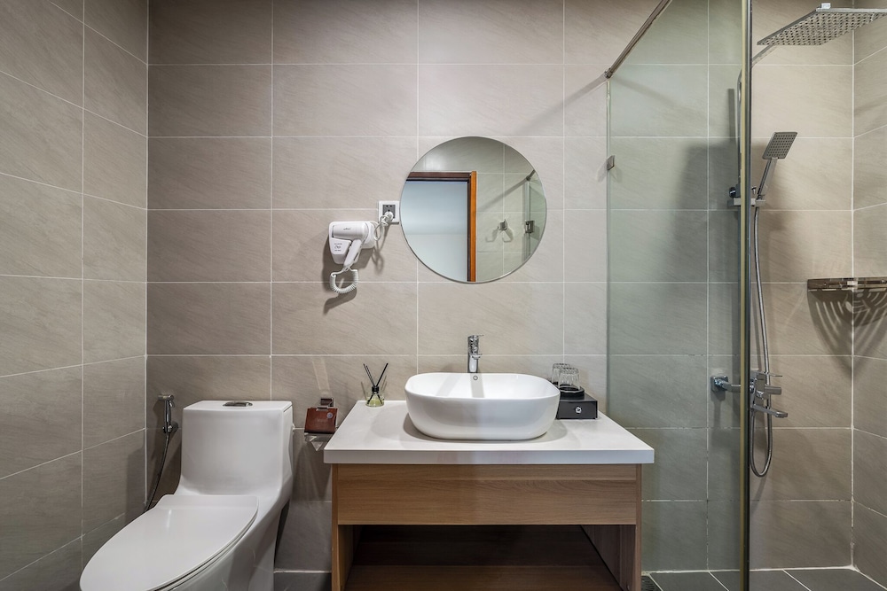 SAZI Resin Hotel - Free Nails/HairWash 47/50