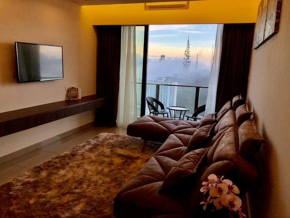 Sky D'Mont Suites 33/50