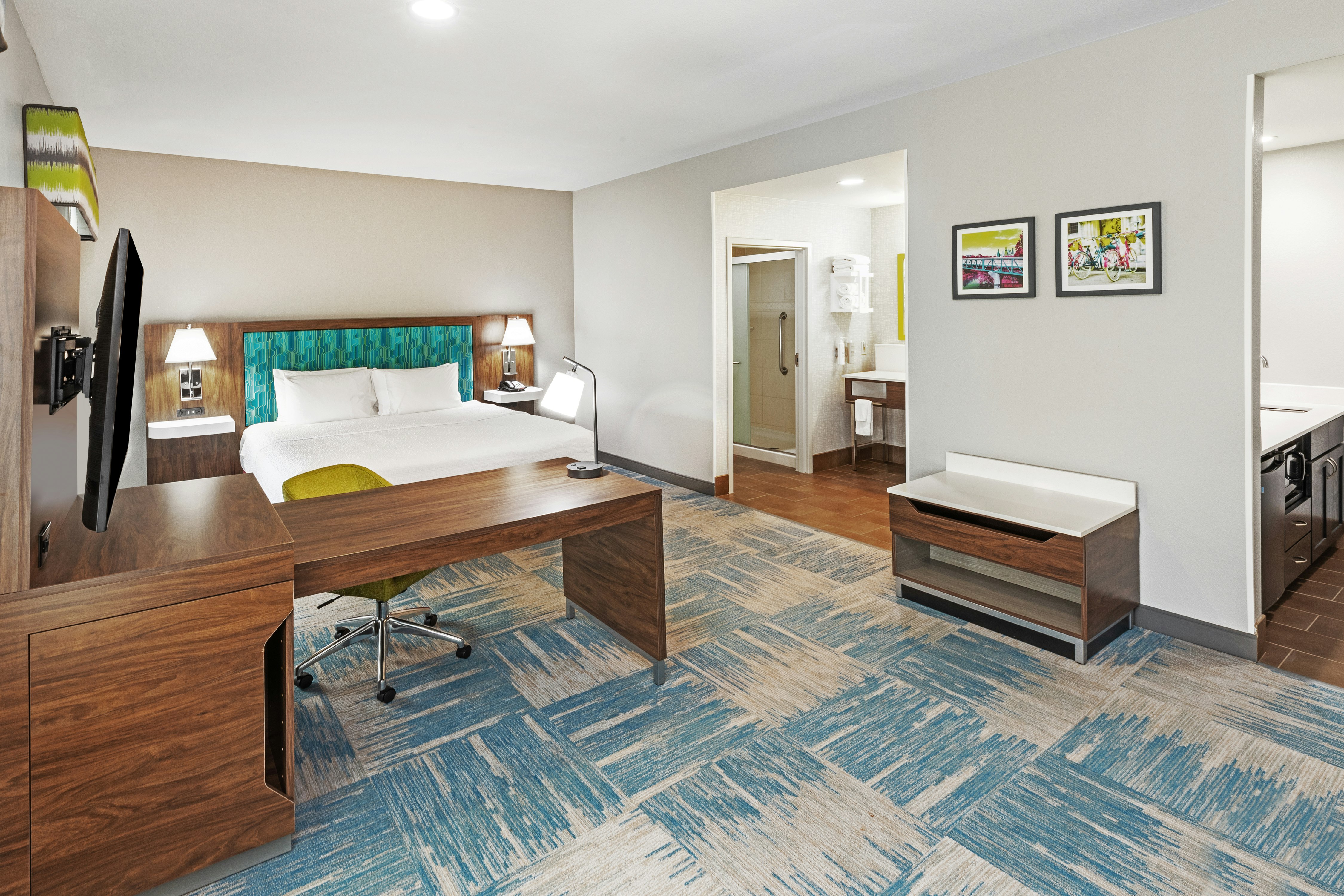 STUDIO, SUITE, KING BED