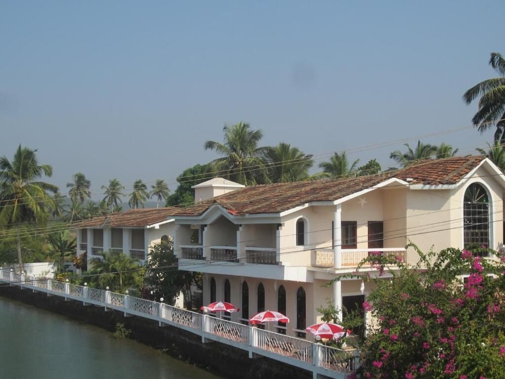 Hotel Riverside 3/44